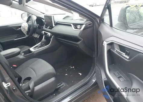 2024 Toyota Rav4 Xle z USA, uszkodzony, nr VIN 2T3P1RFV7RW442253